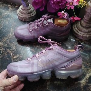 Nike Air VaporMax 2019 Streetwear/Lifestyle Athletic Shoes Size 9 for Women